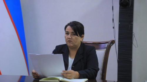 “Аёлмисан-йўқми, ноинсоф?” – Сариосиё ҳокими ўринбосари маҳалла фаолларини пахта теримига мажбурламоқда