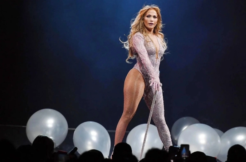 Казахстан: Акимату Алматы предъявили претензии за детский труд на концерте J.Lo