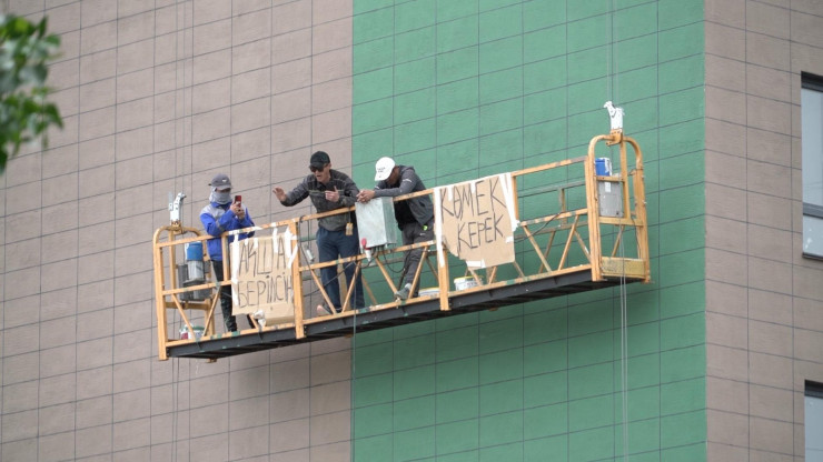 Казахстан: Бастовавших в Костанае строителей арестовали